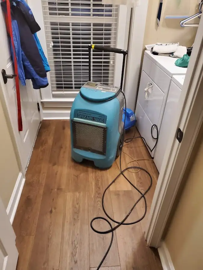 Commercial dehumidifier deployed for Crawl Space Restoration in Killeen